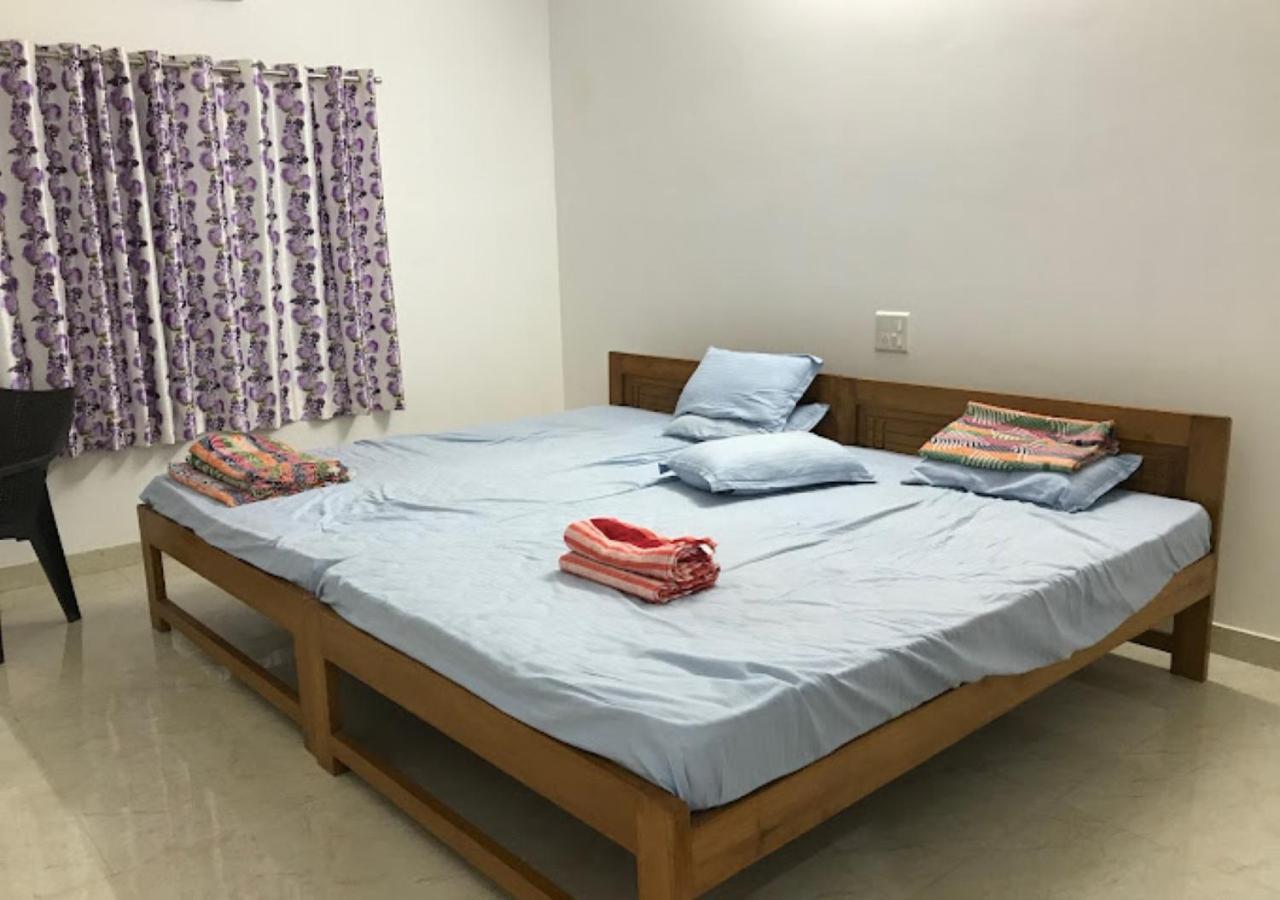 Bapat Niwas Home Stay Ganpatipule Exterior photo